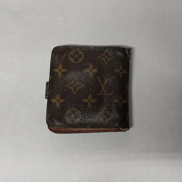 Louis Vuitton Brown Monogram Wallet - Picture 2 of 16